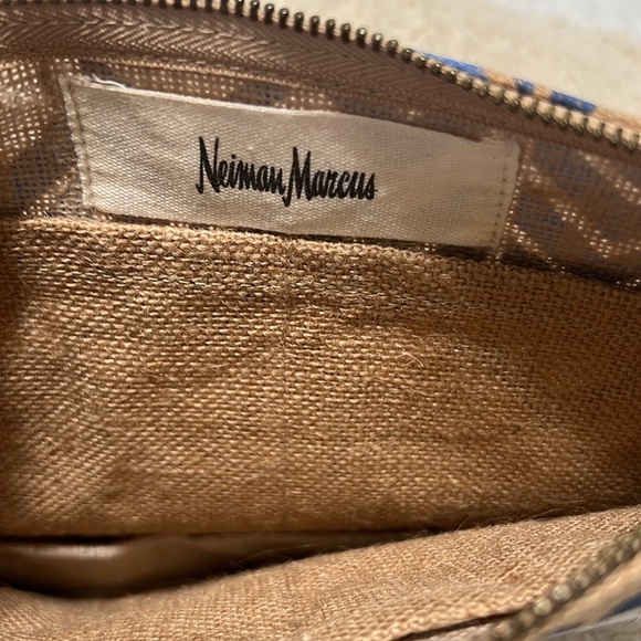 Neiman Marcus “Fashioned For Change” Blue Chevron Jute Clutch NWT — Tassel - Picture 10 of 11